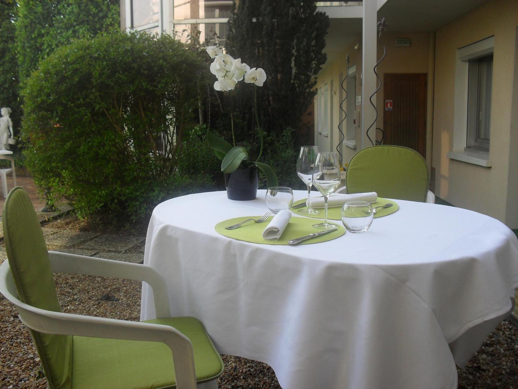 Contact Hotel De France Contres-Beauval-Cheverny Le Controis-en-Sologne Екстер'єр фото